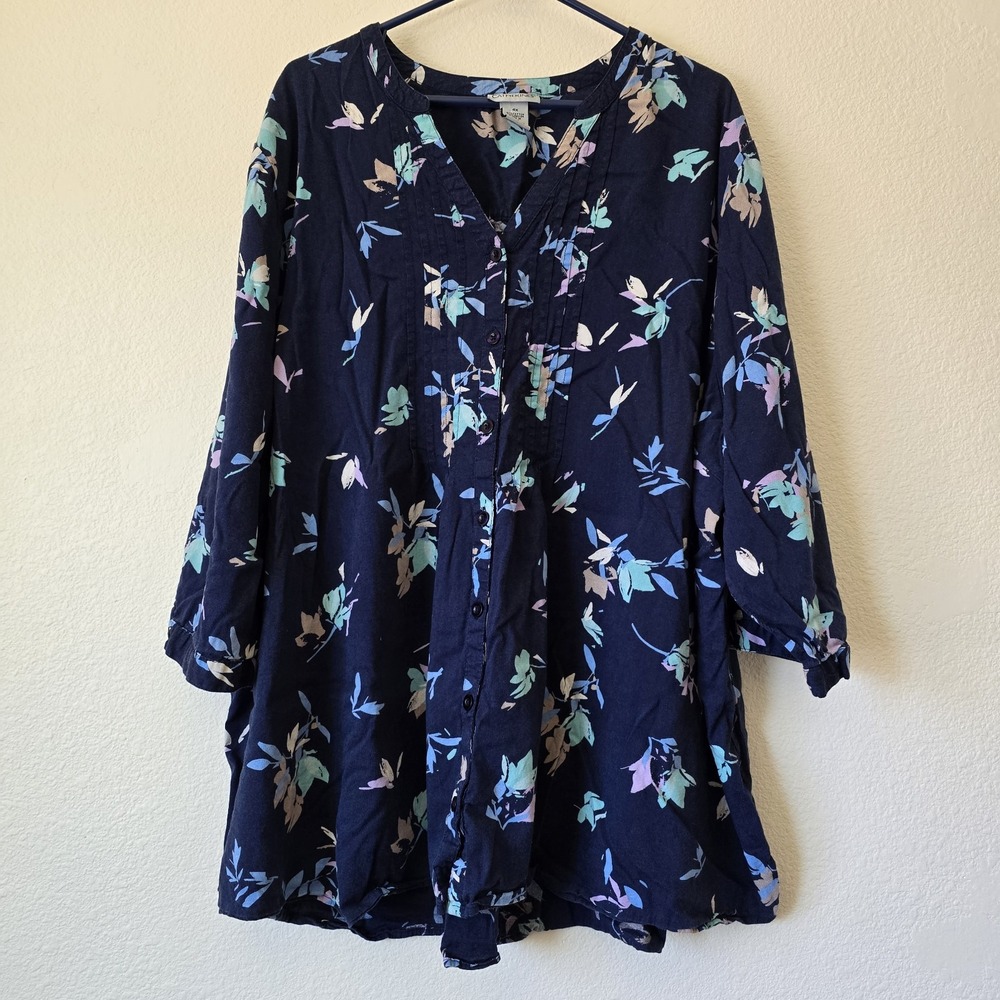Catherines Plus Sz 4XL Button Up Shirt Navy Blue Floral 3/4 Sleeve Pleated VNeck